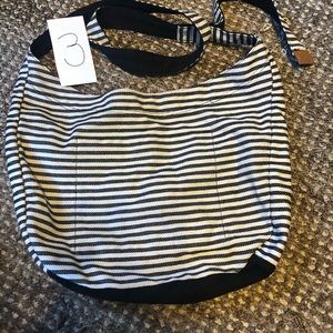 31 - Retro Metro Crossbody